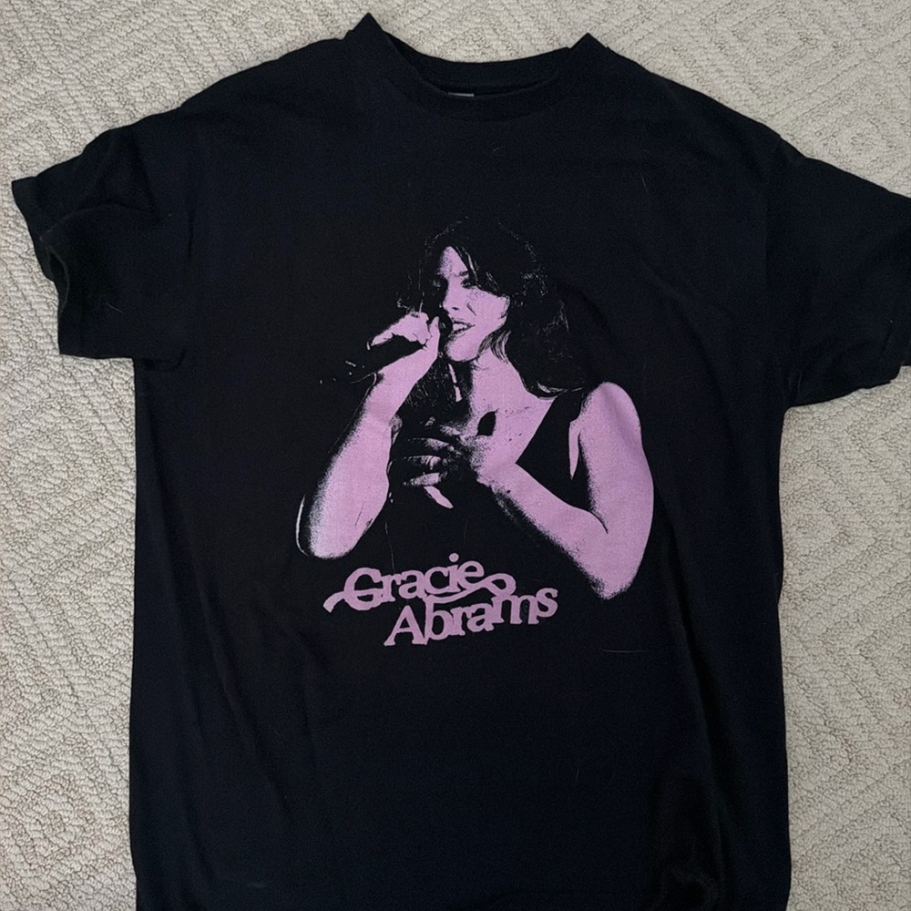 Gracie Abrams shirt